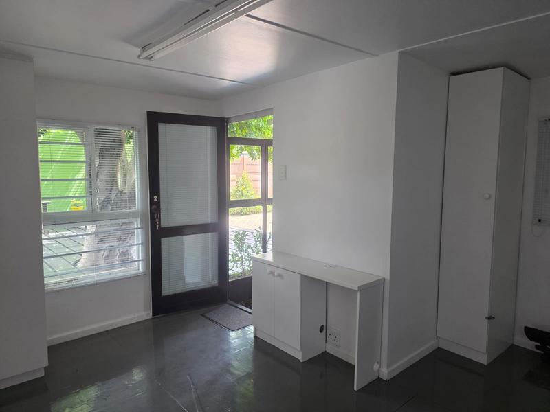 To Let 7 Bedroom Property for Rent in Bonnie Brae Western Cape